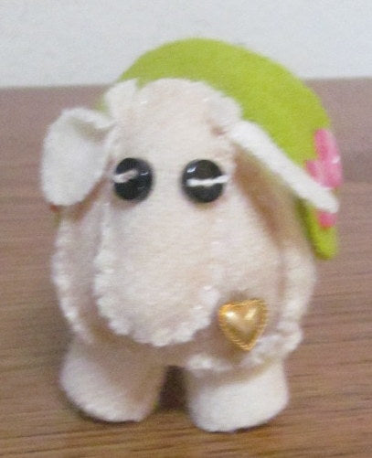 Sheep Pincushion 3" x 3"